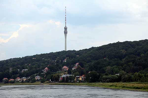 Dresden-Wachwitz mit Fernsehturm