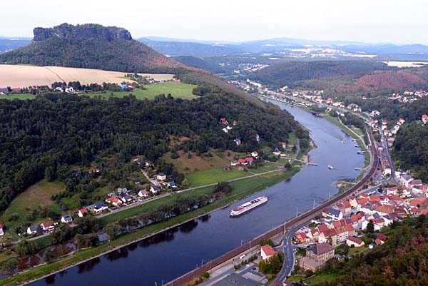 Blick von der Festung auf Königstein und den Lilienstein