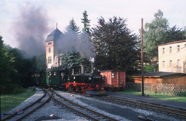 99 1542 bei Einfahrt in Schlössel