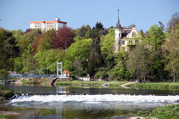 Muldewehr, Hängebrücke über die Mulde und Gattersburg Grimma