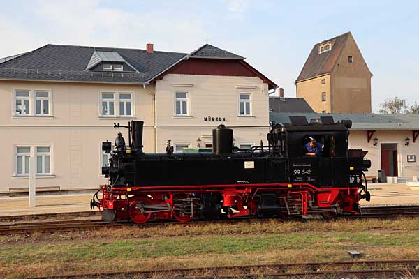 99 542 am Bahnhofsgebäude Mügeln