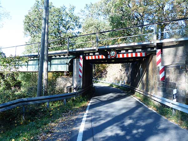 Bahnunterführung bei Kössern